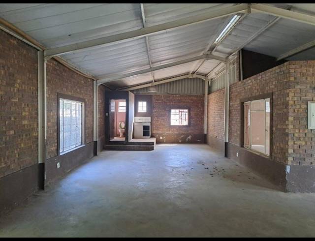 110M² BUILDING TO LET IN VINTONIA